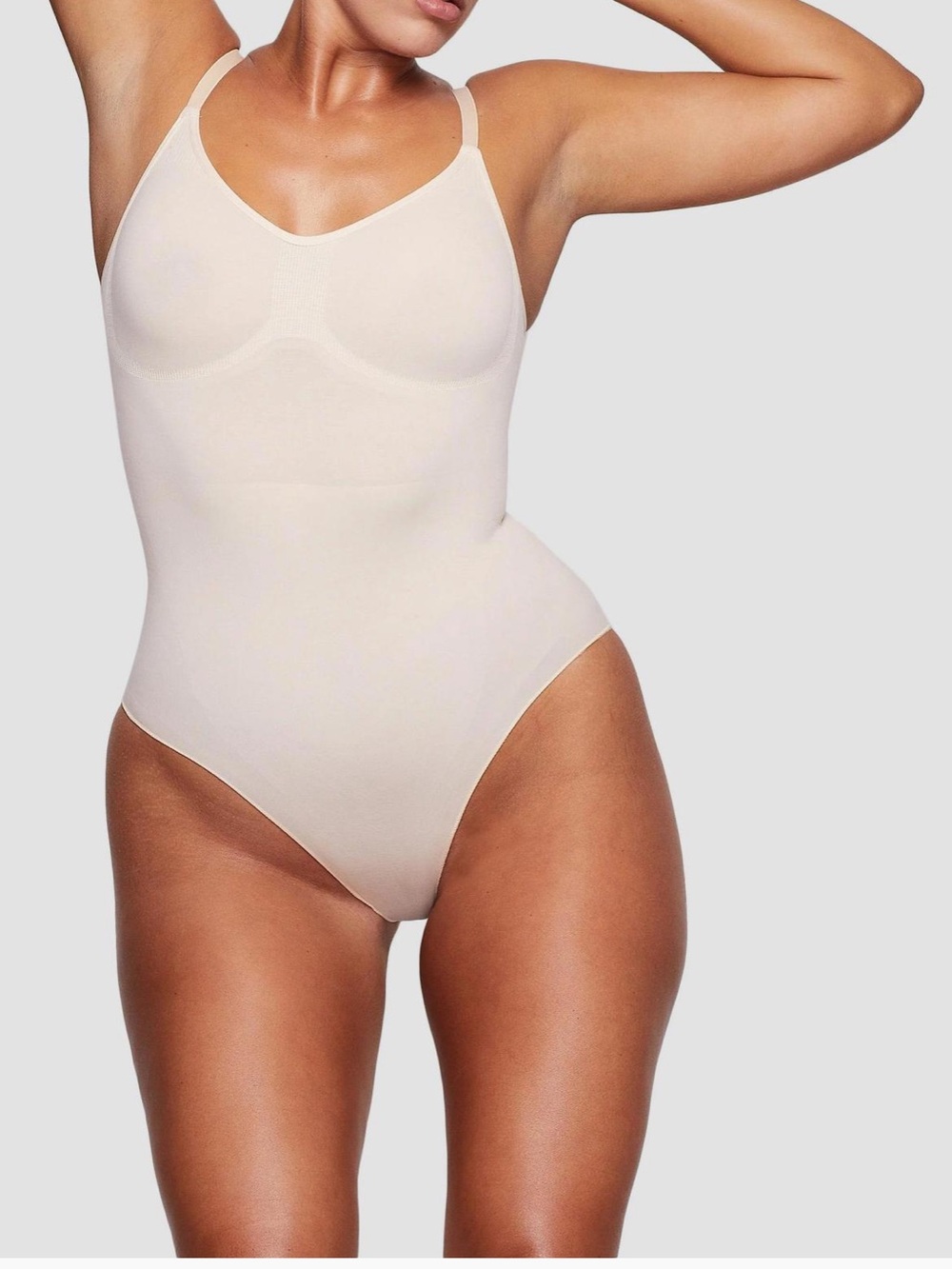 SKIMS SCULPTING BRIEF
BODYSUIT SNAPS
